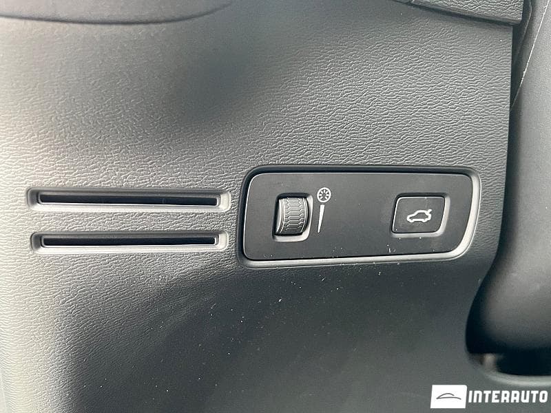 Volvo XC 40 2021 — Миниатюра 16