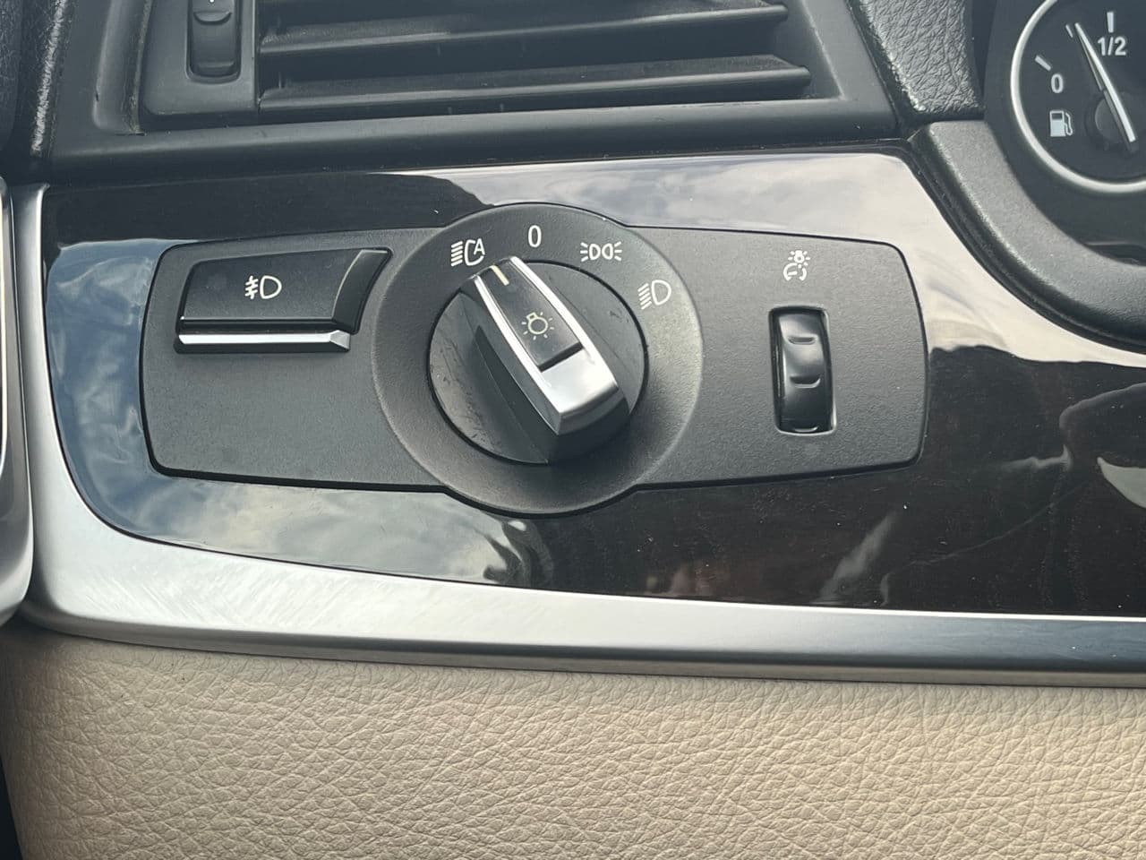 BMW 528 2012 — Миниатюра 14