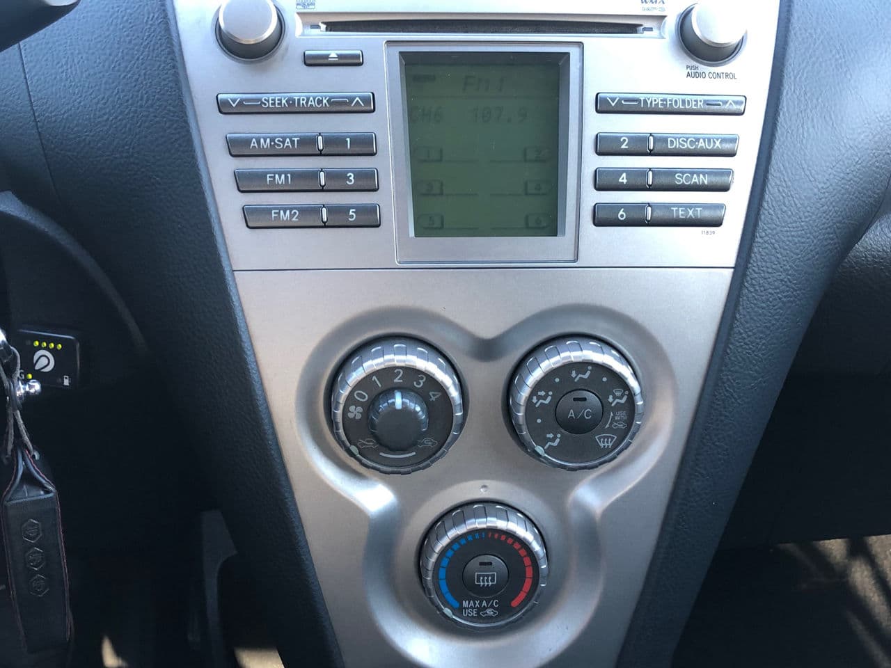 Toyota Yaris 2009 — Миниатюра 15