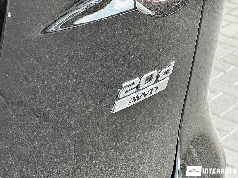 2016 Jaguar F-Pace — Miniatură 26
