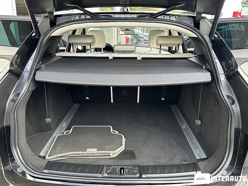 2016 Jaguar F-Pace — Miniatură 28