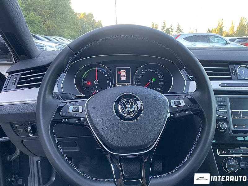 2015 Volkswagen Passat GTE — Miniatură 6