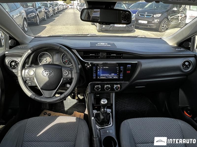 2017 Toyota Corolla — Miniatură 6