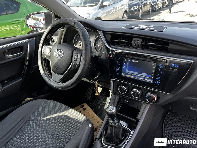 2017 Toyota Corolla — Miniatură 7