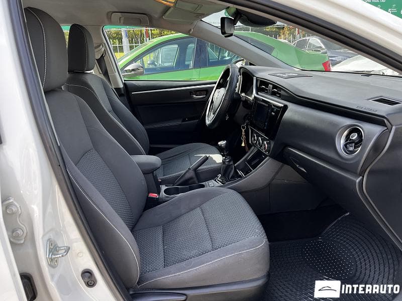 2017 Toyota Corolla — Miniatură 11