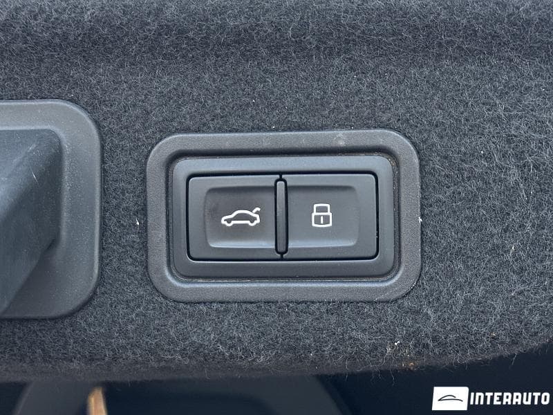 2016 Audi S8 Plus — Miniatură 30