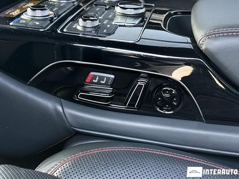 2016 Audi S8 Plus — Miniatură 24