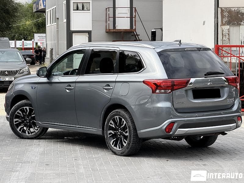 2015 Mitsubishi Outlander — Miniatură 2