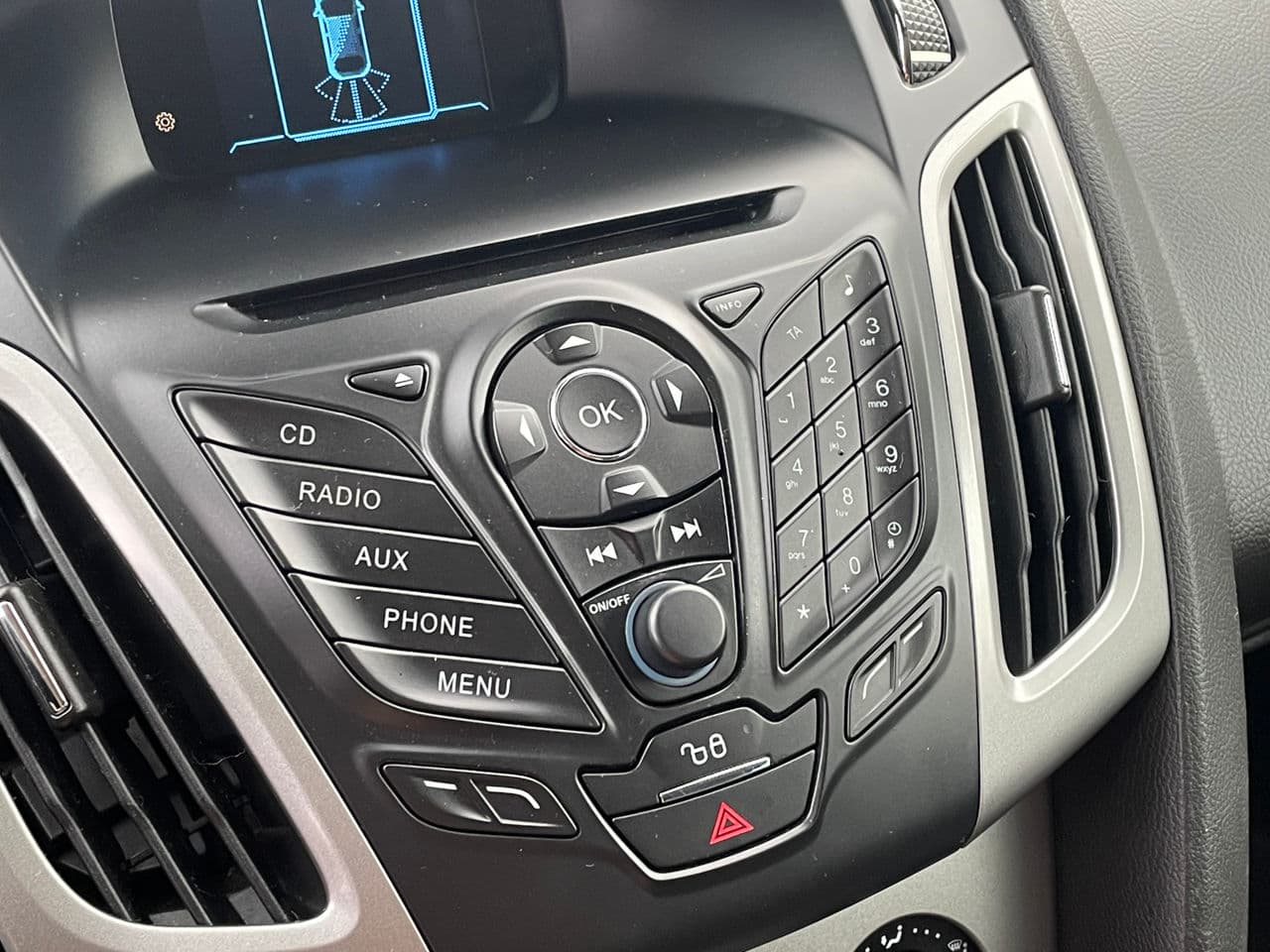 2013 Ford Focus — Miniatură 16