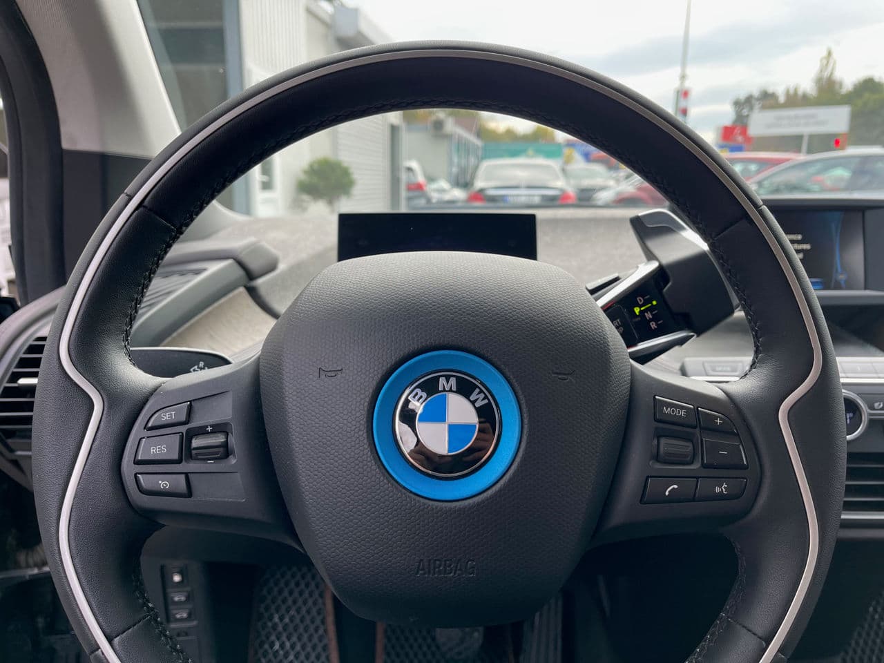 BMW i3 2017 — Миниатюра 8