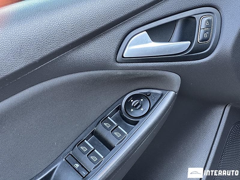 2016 Ford Focus — Miniatură 17