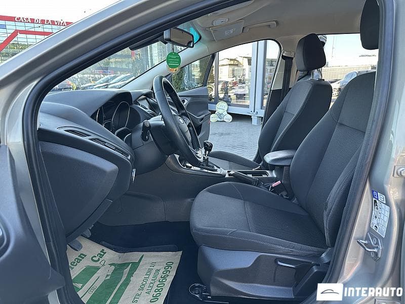 2016 Ford Focus — Miniatură 5