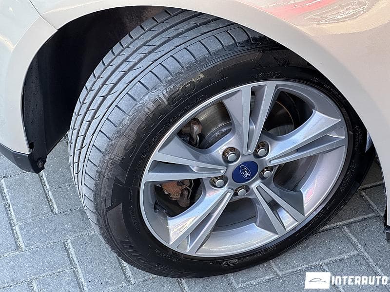 2016 Ford Focus — Miniatură 15