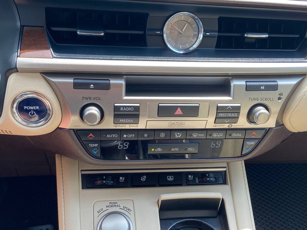 2016 Lexus ES 300h — Miniatură 11