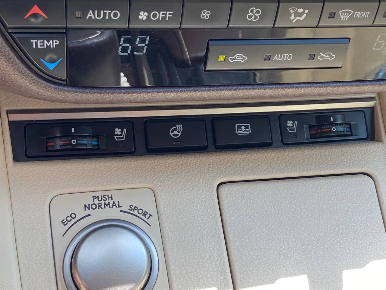 2016 Lexus ES 300h — Miniatură 12
