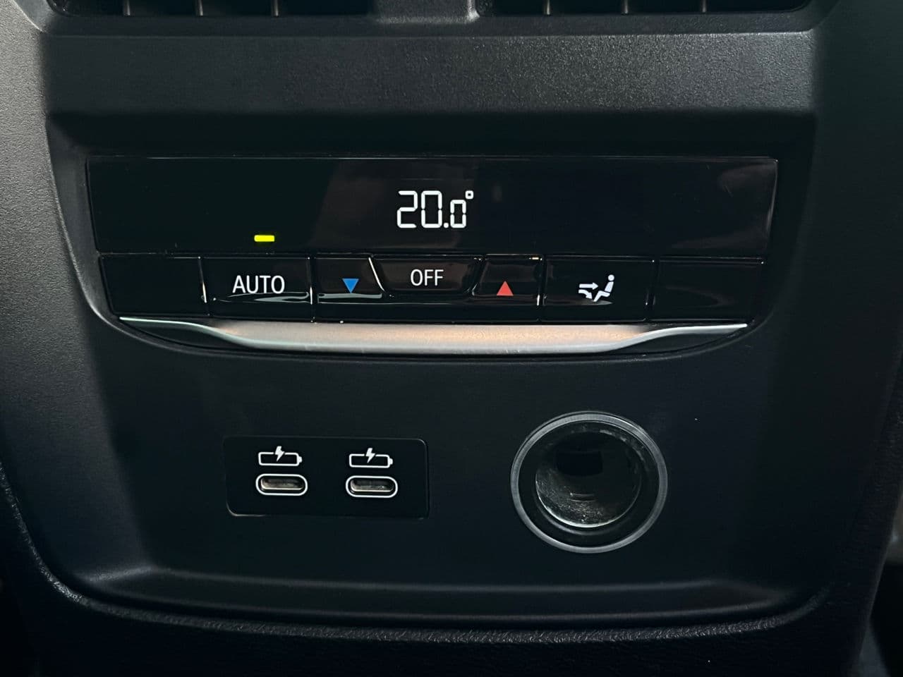 2020 BMW 330 — Miniatură 21