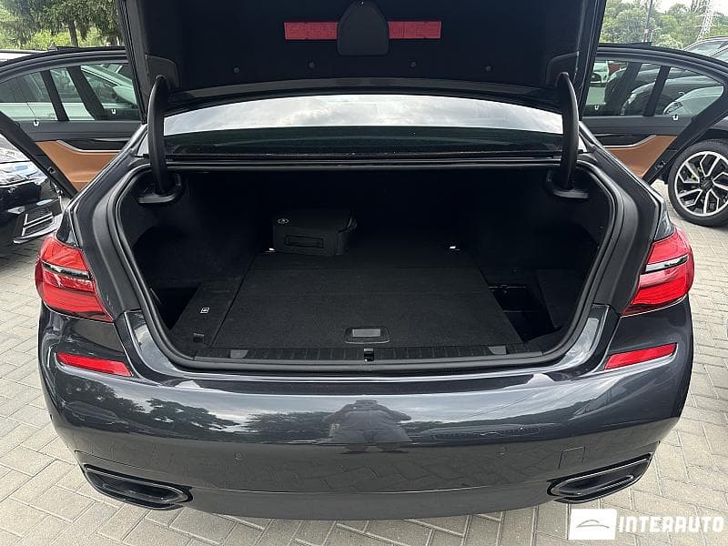 2017 BMW 740e — Miniatură 25