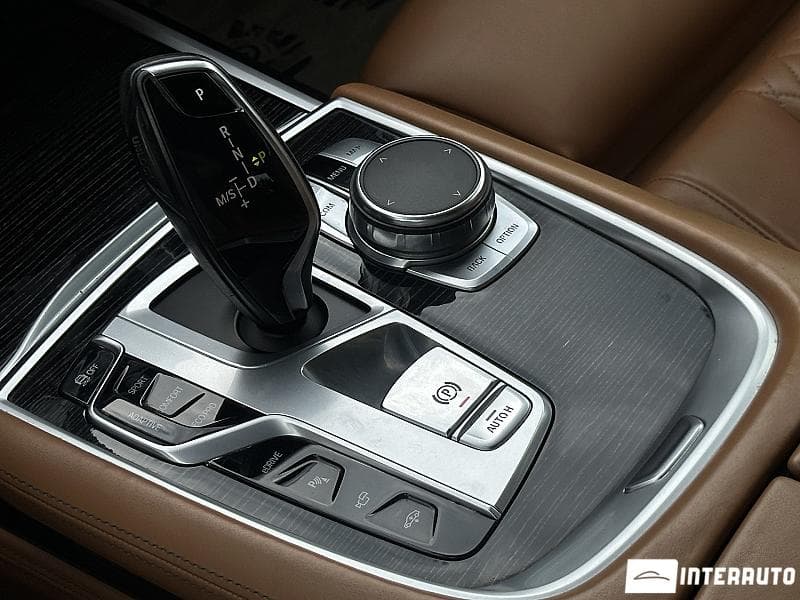 2017 BMW 740e — Miniatură 12