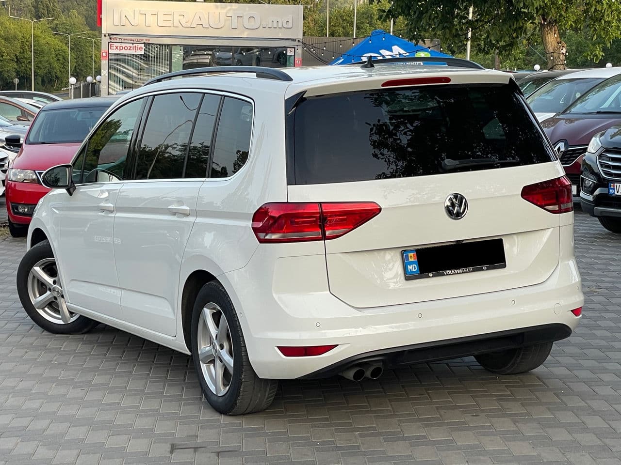 2016 Volkswagen Touran — Miniatură 2
