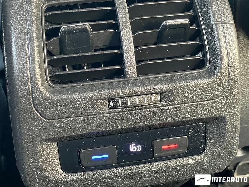 2016 Volkswagen Touran — Miniatură 16