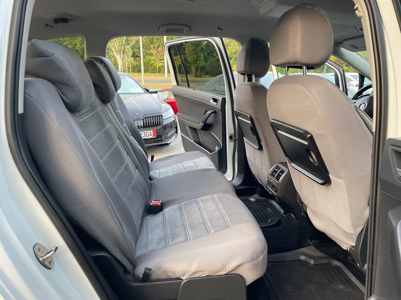 2016 Volkswagen Touran — Miniatură 8