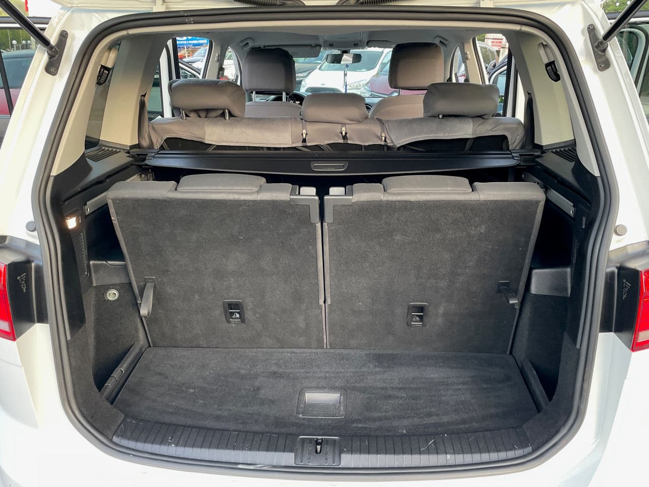 2016 Volkswagen Touran — Miniatură 20