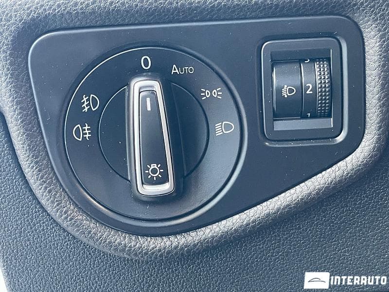 2016 Volkswagen Touran — Miniatură 18