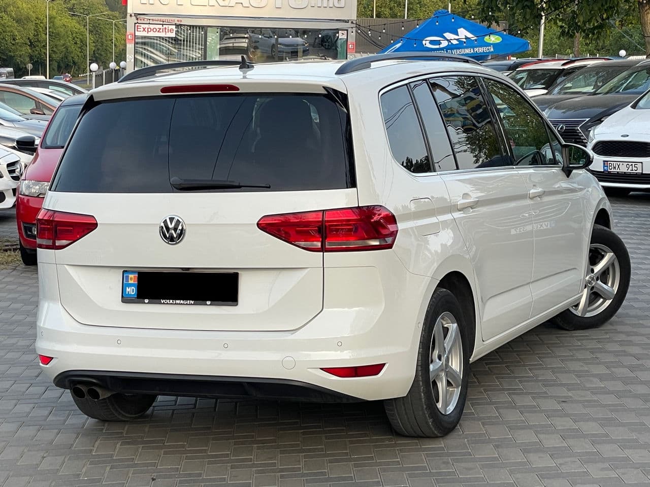 2016 Volkswagen Touran — Miniatură 4