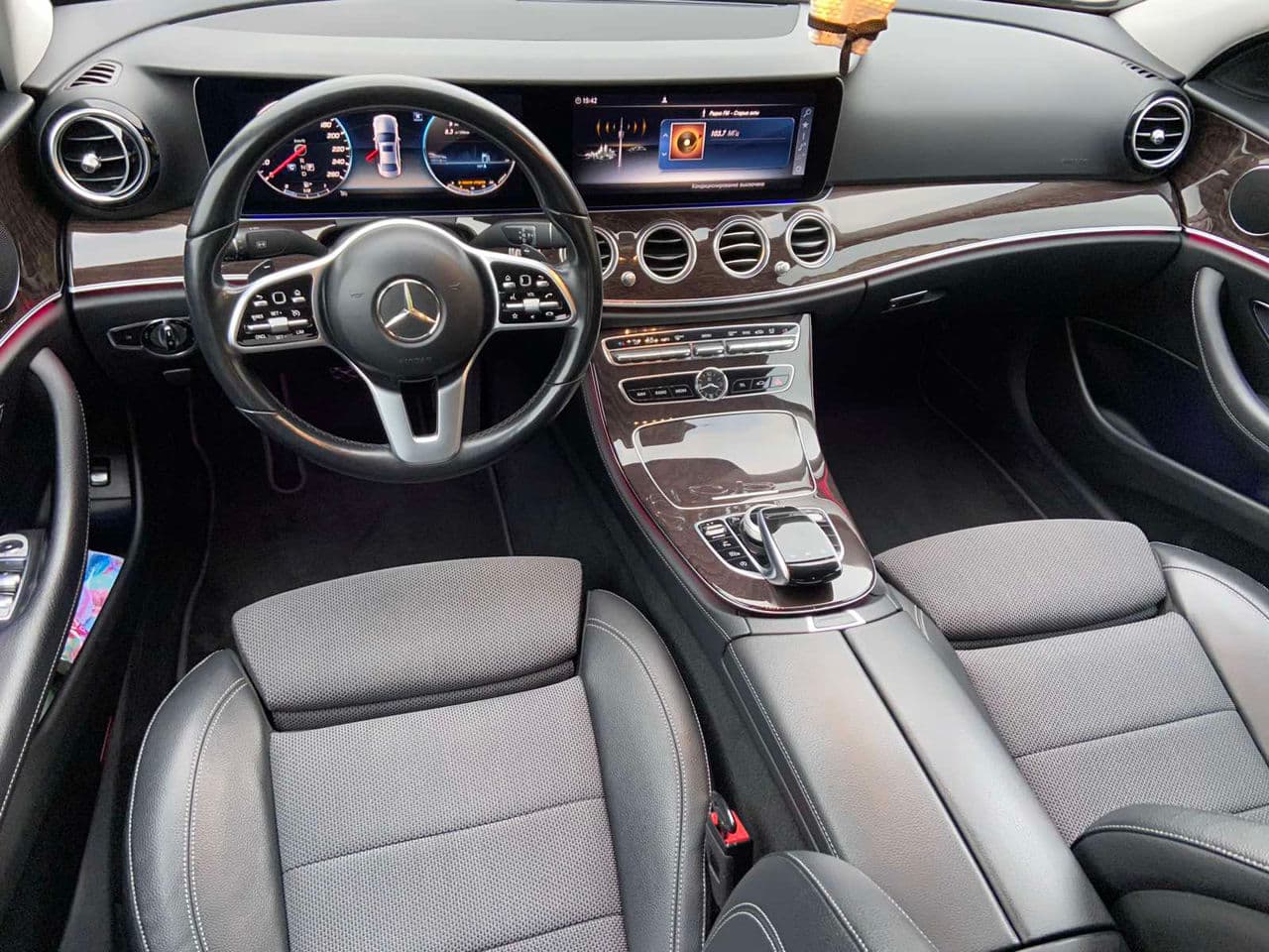 2019 Mercedes E 200 — Miniatură 8