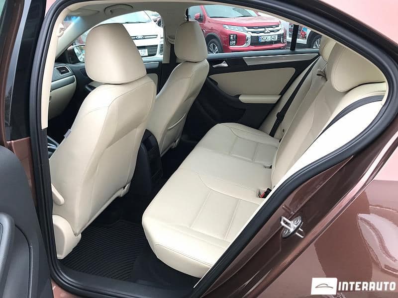 2016 Volkswagen Jetta — Miniatură 9