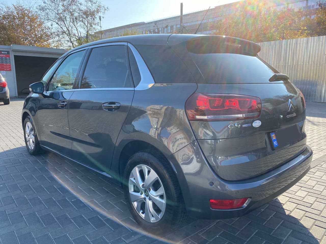 2015 Citroen C4 Picasso — Miniatură 3