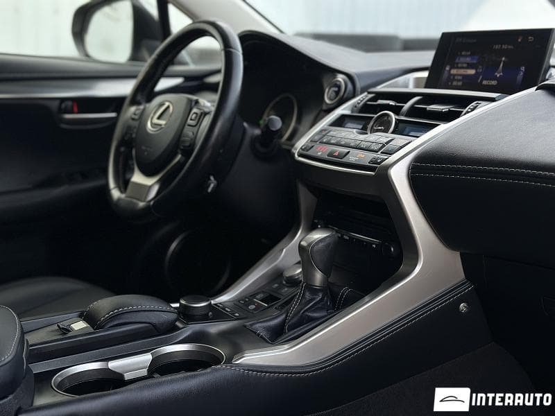 2016 Lexus NX 300H — Miniatură 15