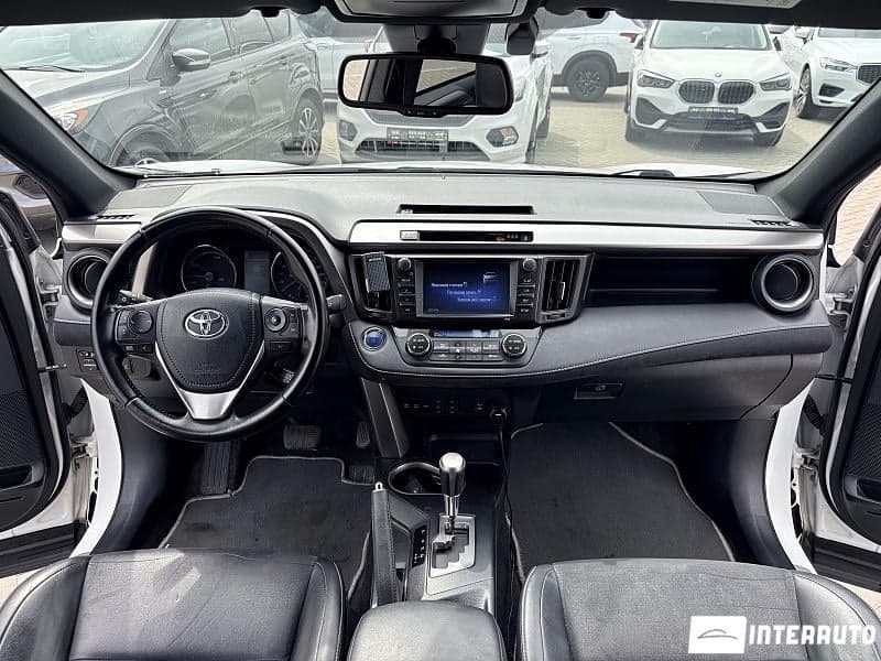 2017 Toyota Rav-4 — Miniatură 6