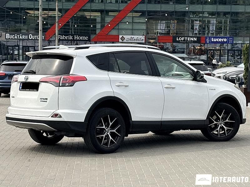 2017 Toyota Rav-4 — Miniatură 3