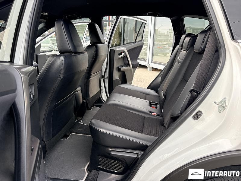 2017 Toyota Rav-4 — Miniatură 14