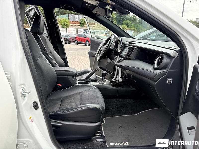 2017 Toyota Rav-4 — Miniatură 12