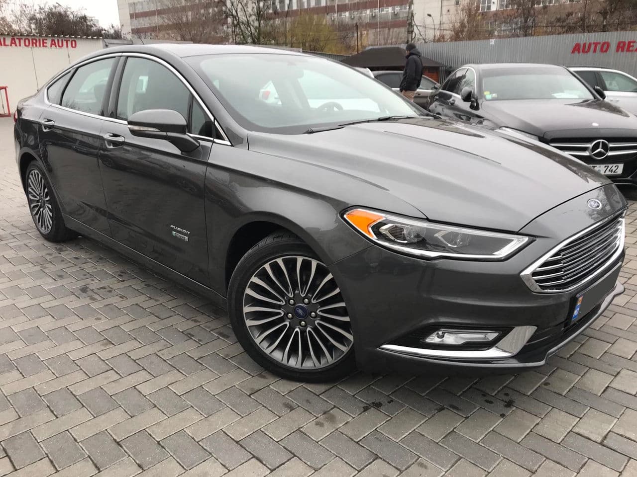 2016 Ford Fusion — Miniatură 2