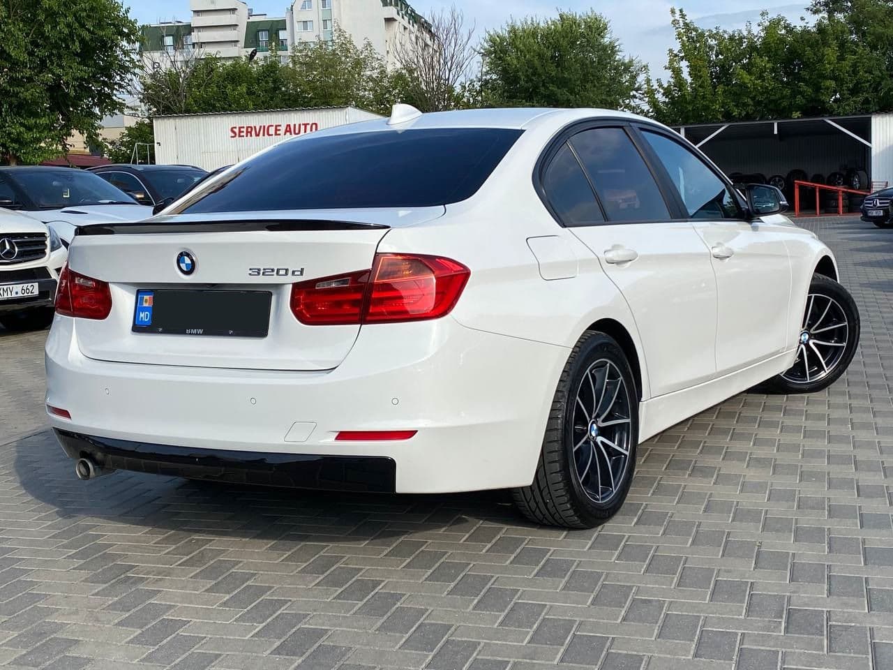 2012 BMW 320 — Miniatură 2