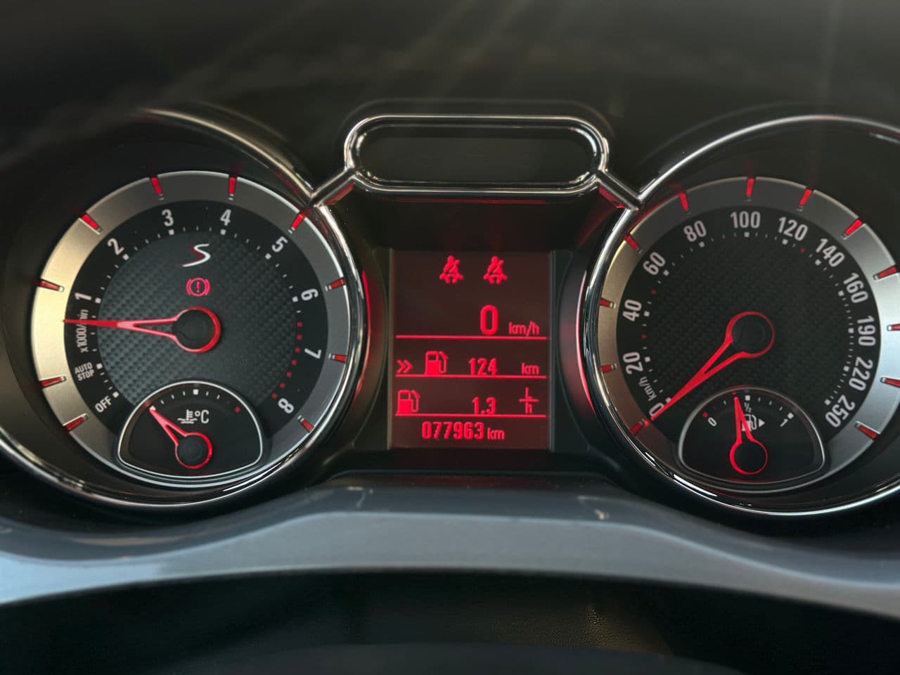 Opel Adam 2018 — Миниатюра 10