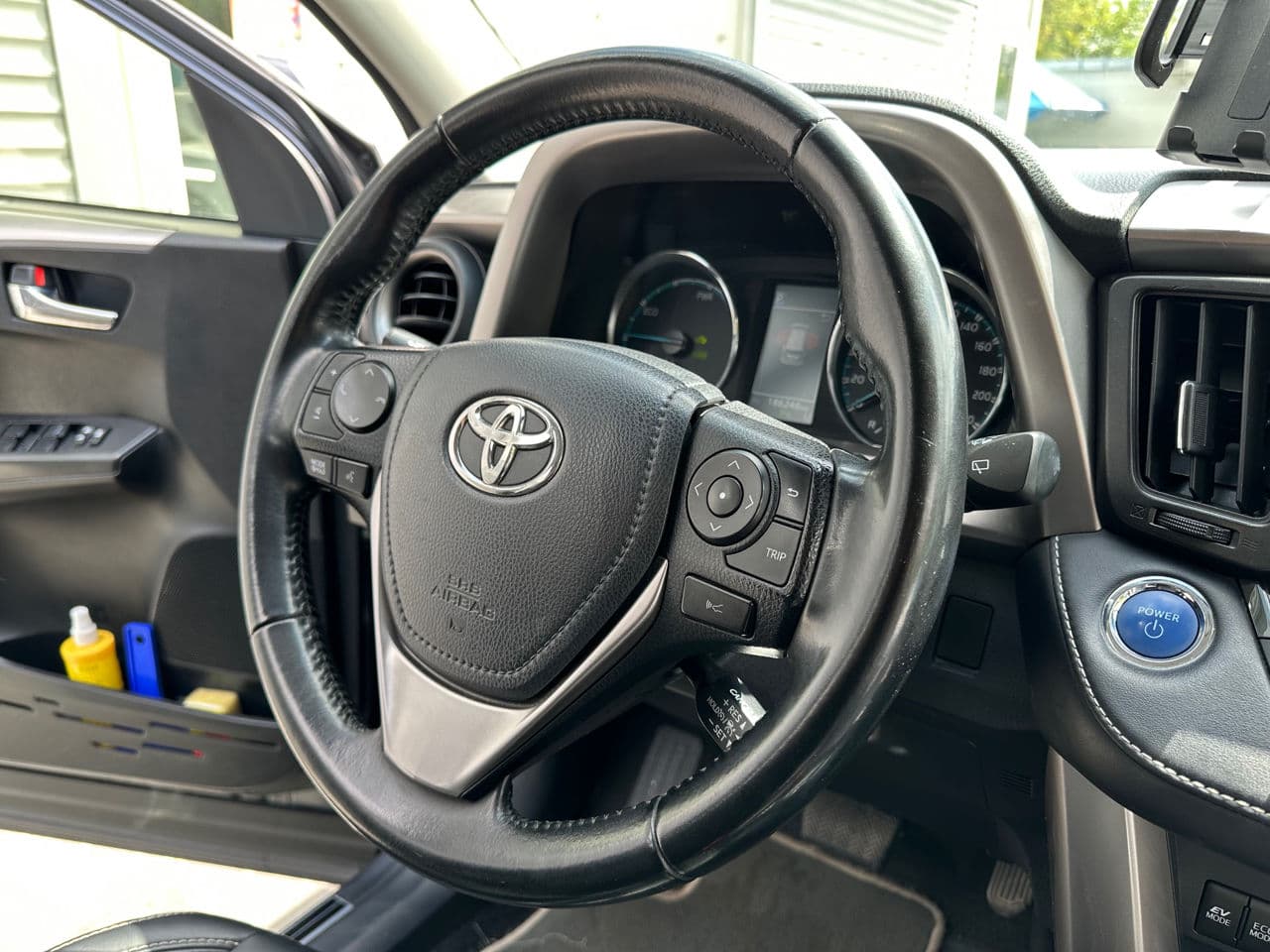 2017 Toyota Rav-4 — Miniatură 8