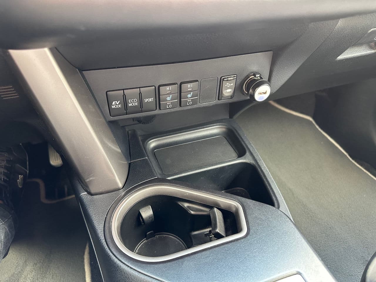 2017 Toyota Rav-4 — Miniatură 12