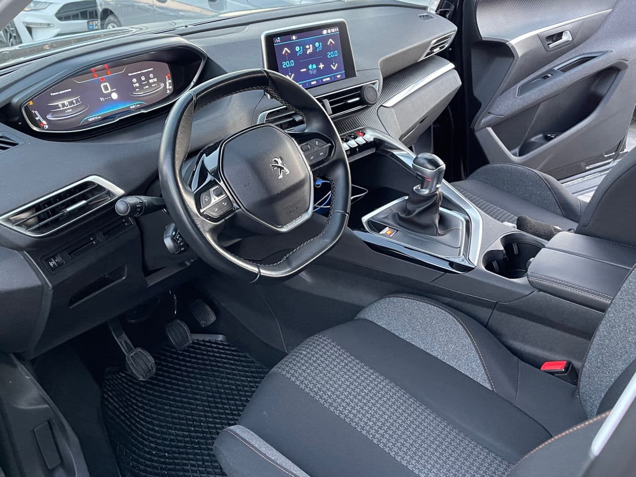 2017 Peugeot 5008 — Miniatură 7