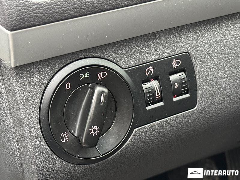 2012 Volkswagen Touran — Miniatură 13