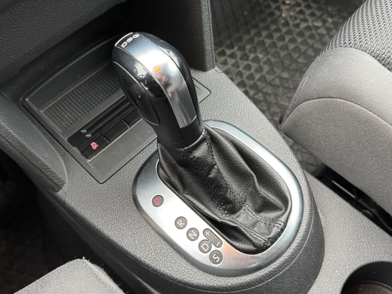 2012 Volkswagen Touran — Miniatură 11