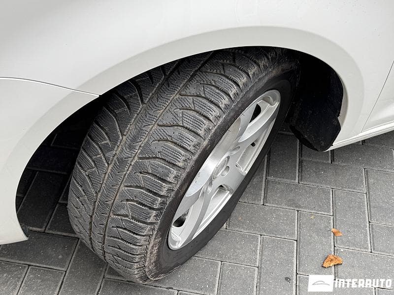 2012 Volkswagen Touran — Miniatură 19