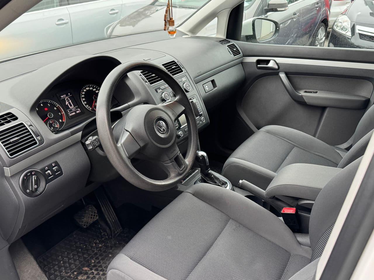 2012 Volkswagen Touran — Miniatură 6
