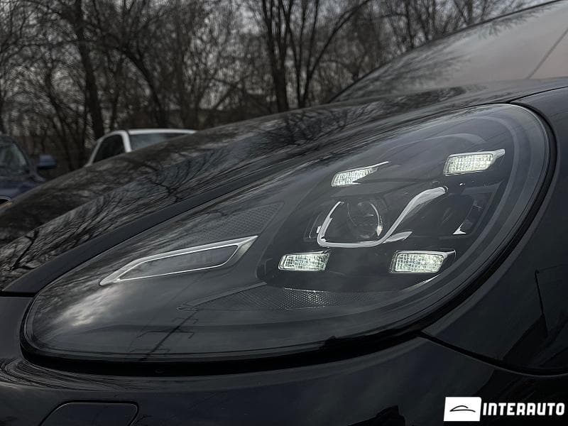 2015 Porsche Cayenne — Miniatură 2