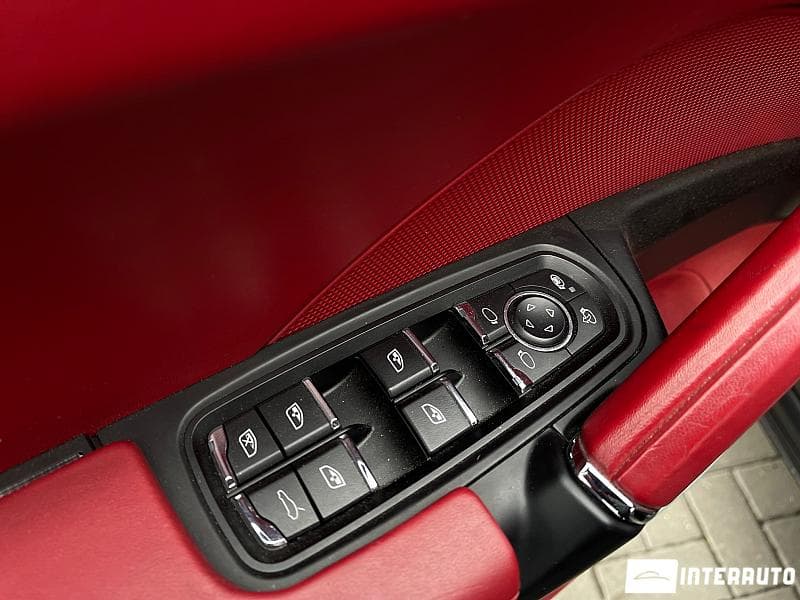 2015 Porsche Cayenne — Miniatură 9