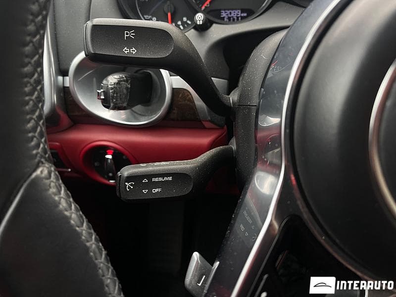 2015 Porsche Cayenne — Miniatură 14