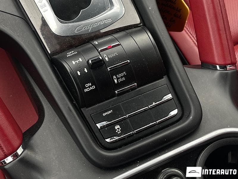 2015 Porsche Cayenne — Miniatură 19